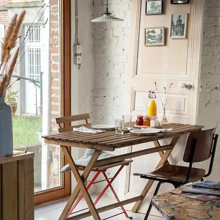 Chateau Bed & Breakfast *