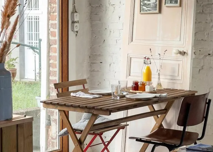 Chateau Bed & Breakfast *